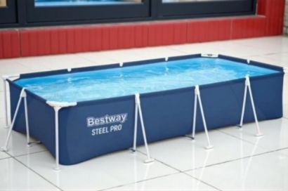 صورة مسبح كبير للأطفال والكبار